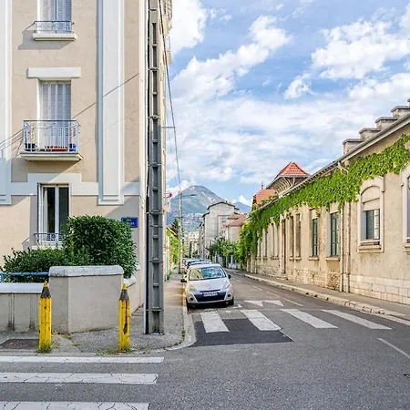 2 Pieces Confort, Deco Moderne, Wifi Fibre Grenoble